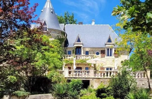 Cambayrac Villa | Beautiful Château with Private Pool near Cahors