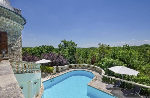 Cambayrac Villa | Beautiful Château with Private Pool near Cahors