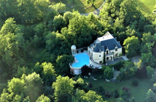 Cambayrac Villa | Beautiful Château with Private Pool near Cahors
