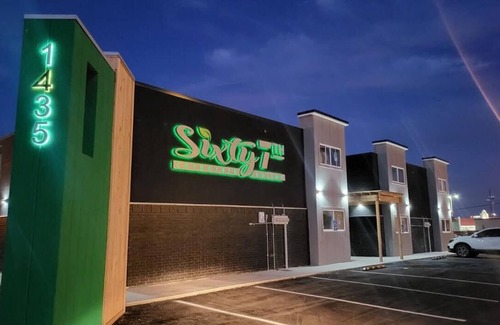 Lawton Apartment | Beautiful Contemporary Suite #07