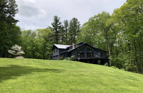 North Egremont House | Beautiful, Contemporary Home on 6 Private Acres; Summer 2022 Rental