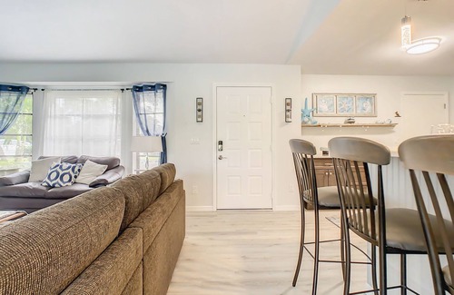 Kings Lake House | Beautiful Cozy 3-bedroom House