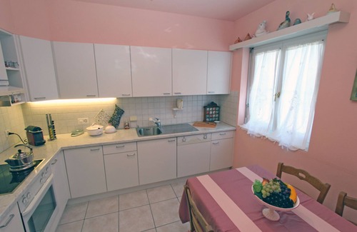 Ascona House | Beautiful detached house with lawn on the edge of the village