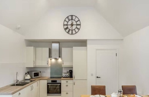 Tain Cottage | Beautiful detached rural farm cottage in peaceful Easter Ross peninsula.