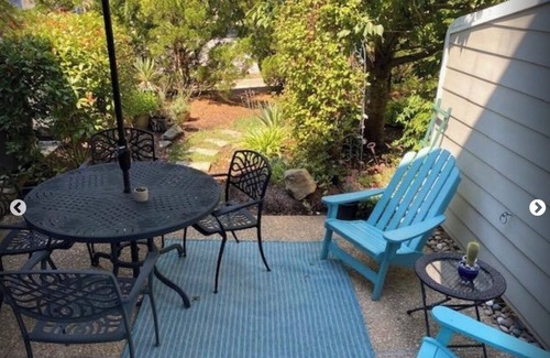 Country Club Estates House | Beautiful downtown Rehoboth Beach townhouse - 3 blocks to the beach/boardwalk.