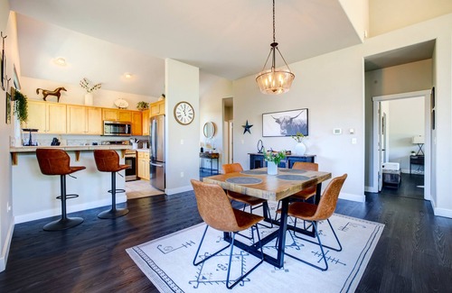 Redmond Condo | Beautiful Eagle Crest Condo, HOT TUB, 2 Bed/2 Bath