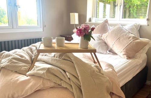 Semley Cabin | Beautiful eco lodge with stunning rural views