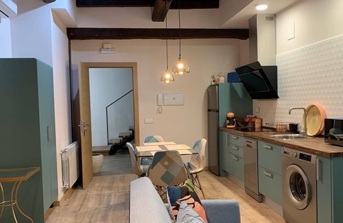 Cabezuela del Valle Apartment | Beautiful apartment on the banks of the Jerte river. Pets Allowed. Nature.