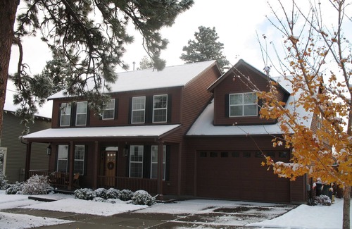 Boyd Acres House | Beautiful Family Vacation Home. 5 Bedrooms, Sleeps 8, 5 mins from Old Mill