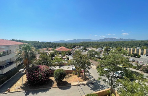 La Bouverie Apartment | Beautiful apartment near the Gulf of St-Tropez in residence with large swimming pool