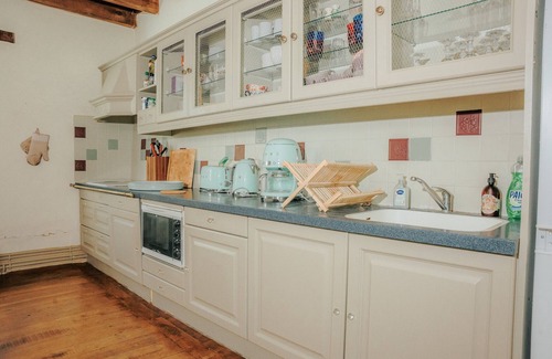 Saint-Leon-sur-Vezere Ski Chalet | Beautiful house with pool for 6