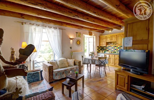 Belleroche Cottage | Beautiful Haut Beaujolais stone gîte