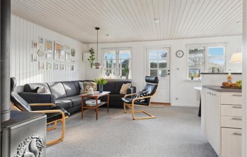 Skastrup Strand House | Beautiful Home In Bogense With Wifi