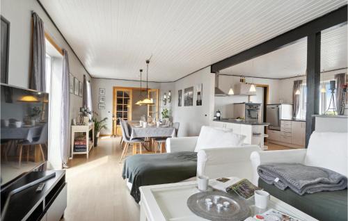 Vesthimmerland Municipality House | Beautiful Home In Farsø With Kitchen
