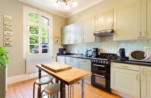 Fressin House | Beautiful home in Fressin with kitchen