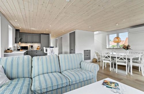 Gudhjem House | Beautiful home in Gudhjem with WiFi