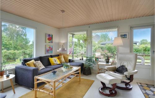 Haarby House | Beautiful Home In Haarby With Kitchen