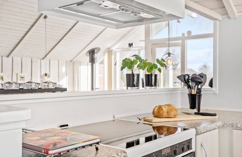 Flovt Strand House | Beautiful home in Haderslev with WiFi