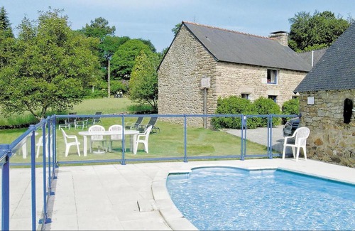 Lanvaudan House | Beautiful home in Lanvaudan with 2 Bedrooms, WiFi and Outdoor swimming pool