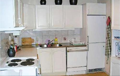 Laggarsvik House | Beautiful Home In Ljusterö With Kitchen