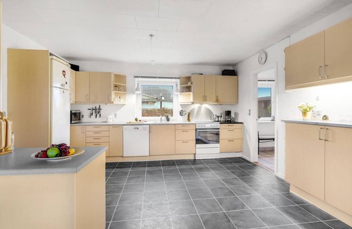 Nakskov House | Beautiful home in Nakskov with kitchen