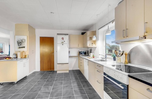 Nakskov House | Beautiful home in Nakskov with kitchen