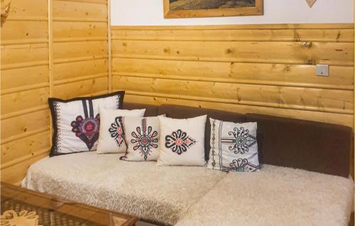 Ostrowsko House | Beautiful Home In Ostrowsko With Wifi