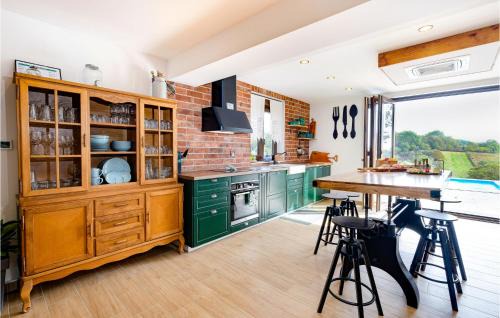 Pisarovina House | Beautiful Home In Pisarovina With Wi-Fi