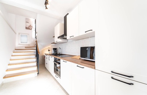 Posedarje House | Beautiful home in Slivnica with WiFi