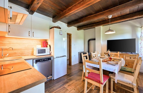 Cazma House | Beautiful home in Sovari with sauna