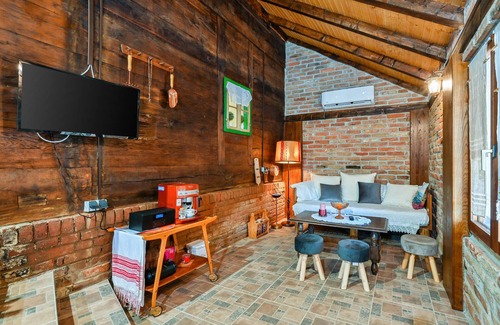 Cazma House | Beautiful home in Sovari with sauna