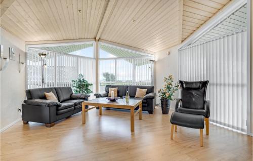 Vinderup House | Beautiful Home In Vinderup With Sauna