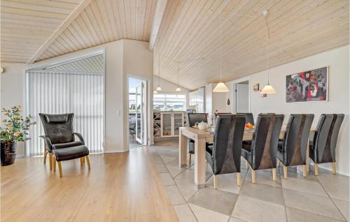 Vinderup House | Beautiful Home In Vinderup With Sauna