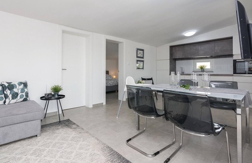 Vrsi House | Beautiful home in Vrsi Mulo with sauna