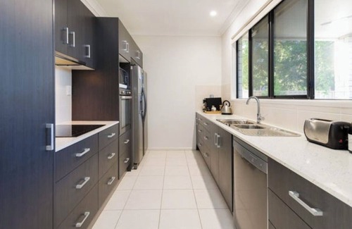 Biggera Waters House | Beautiful house in Biggera waters close to surfers paradise and broad water park