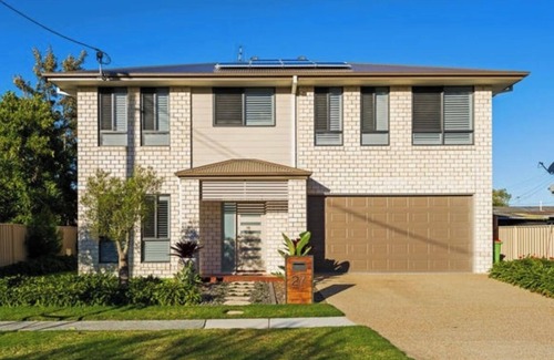 Biggera Waters House | Beautiful house in Biggera waters close to surfers paradise and broad water park