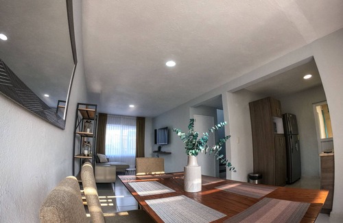 Centro House | Beautiful house w heated private pool/downtown