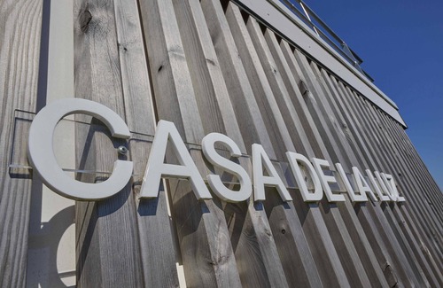 Kerkdriel Boat Rental | Beautiful houseboat in harbour of Kerkdriel