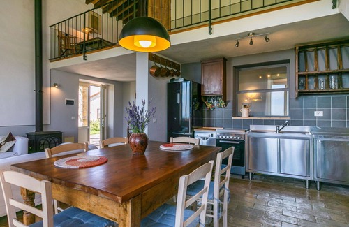 Magliano in Toscana House | Beautiful villa for 4 guests with WIFI, patio and pets allowed