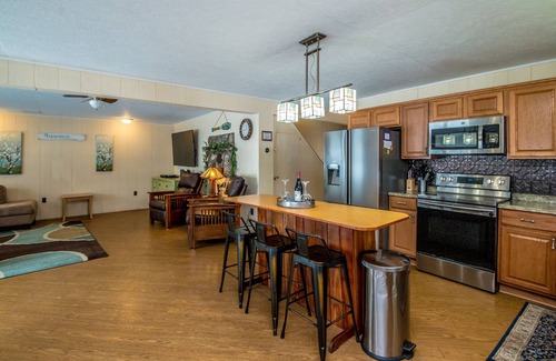 Lunenburg House | Beautiful Lake Front Cabin