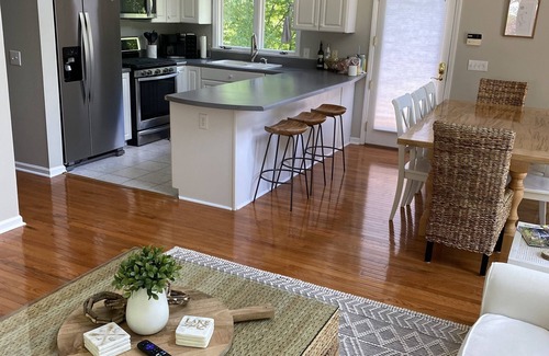 Leasburg House | Beautiful Lake Home - Great view, on the water