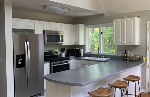 Leasburg House | Beautiful Lake Home - Great view, on the water