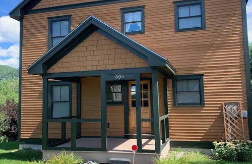 Wells House | Beautiful Lake-side home in Wells, VT nWithin 45 minutes to 3 ski slopes