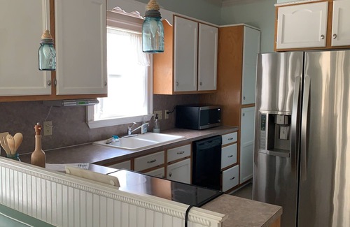 Claremont House | Beautiful lakefront home W/Breathtaking view