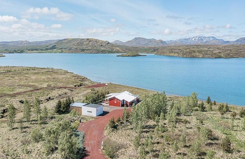Selfoss House | Beautiful lakehouse by the golden circle - fishing