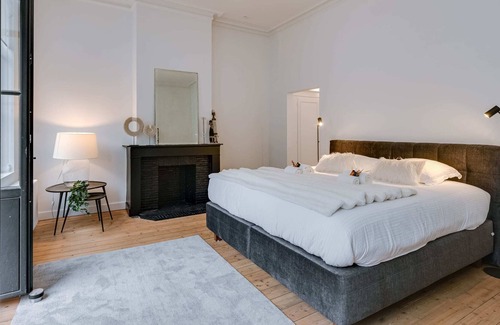 Kortrijk House | Beautiful luxurious mansion with several terraces