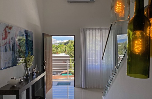 Santa Ana Apartment | Beautiful modern Apartment