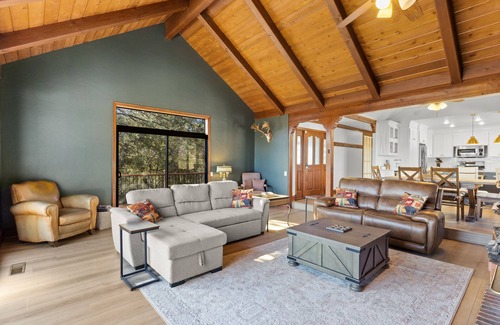 Julian House | Beautiful Mountain Home located on 1 acre in the Historical Town of Julian, Ca