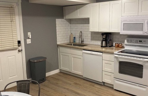 South Jordan House | Beautiful Mountain View’s with a hot Tub