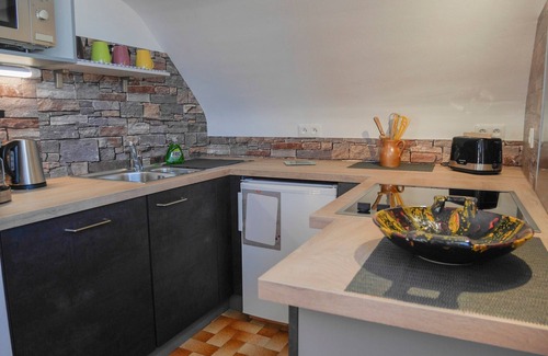 Le Palais Apartment | Beautiful newly renovated apartment, close to shops and beach